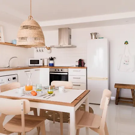 Casa Charcon Bajo, En Primera Linea De Mar - Lanzarote Apartment Famara