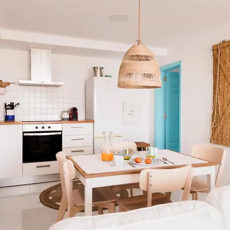 Apartment Casa Charcon Bajo, En Primera Linea De Mar - Lanzarote *